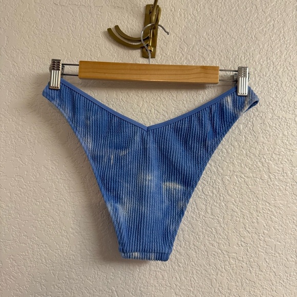 Aerie Cheeky Bikini Bottom Size M BNWT - Picture 2 of 3